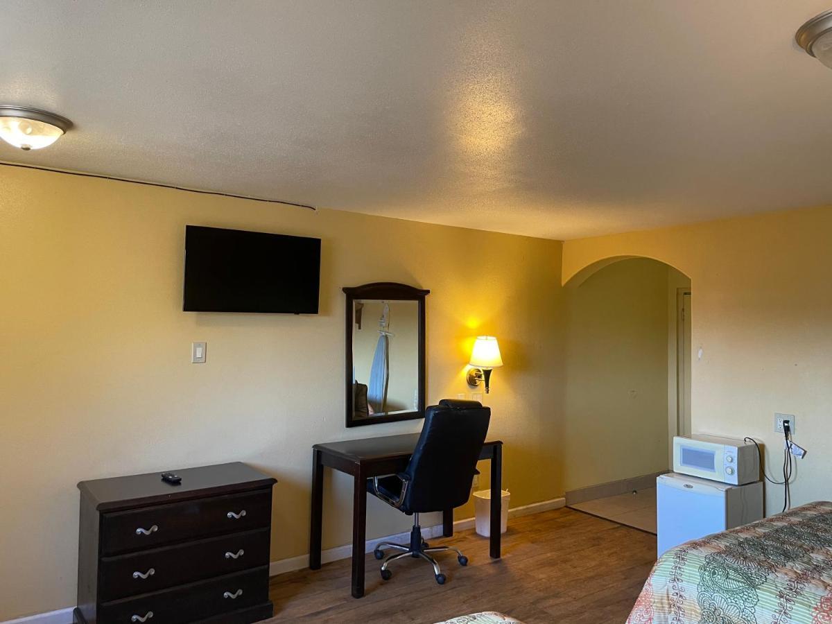 Dilley Executive Inn Exterior photo
